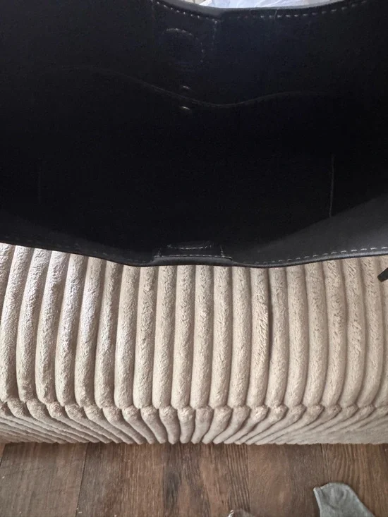 *SOLD*Coach Brooklyn 28 Black Leather Shoulder Hobo with Gold Logo - Picture 5 of 7